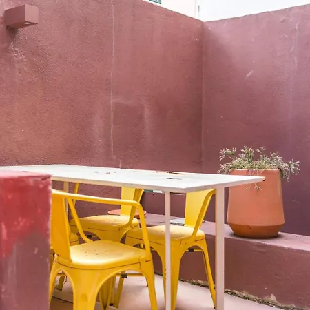 Апартаменты Cozy 1br With Private Terrace Praca Flores | By Airnest