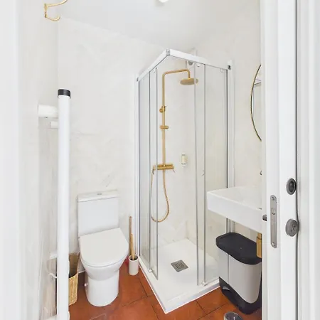 Lejlighed Cozy 1br With Private Terrace Praca Flores | By Airnest Lisboa